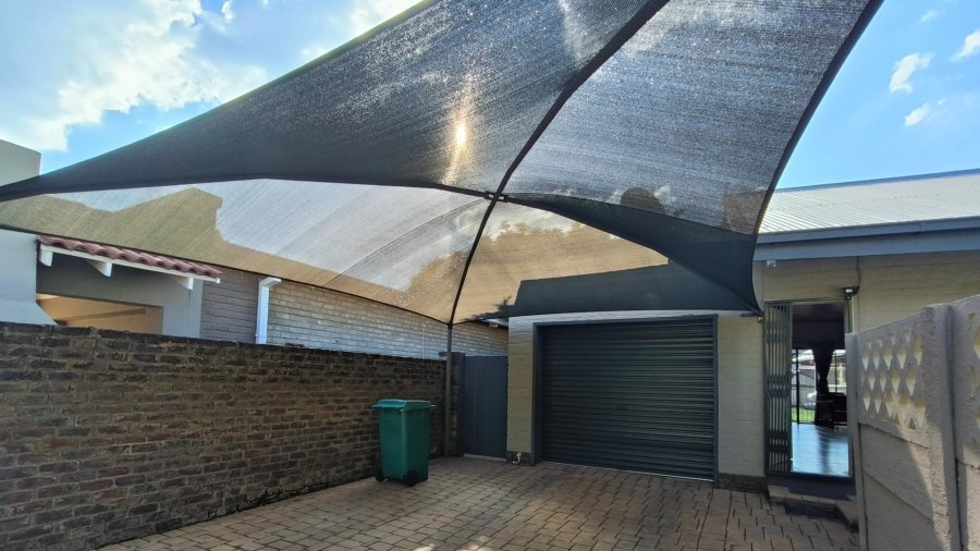 4 Bedroom Property for Sale in Oewersig North West